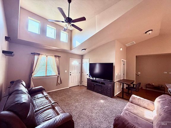 4th image of 558 Smokey Mountain Dr