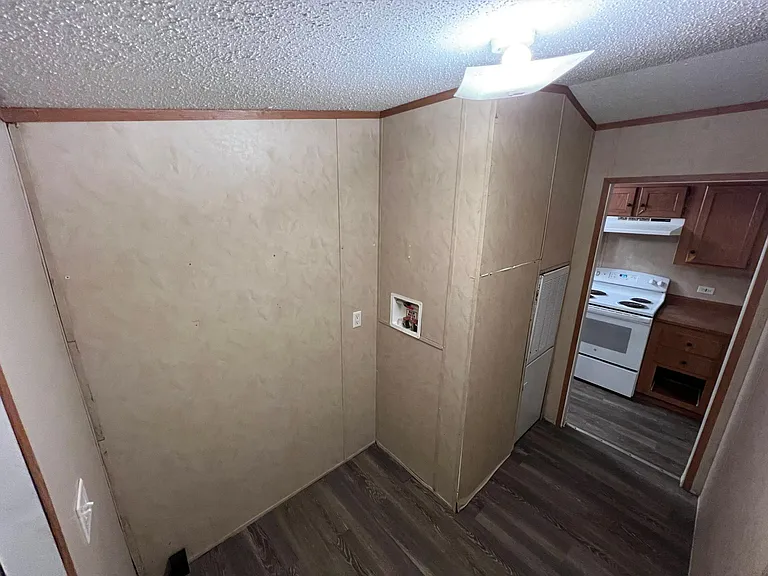 21561 Leonard St #21569 — Photo 5