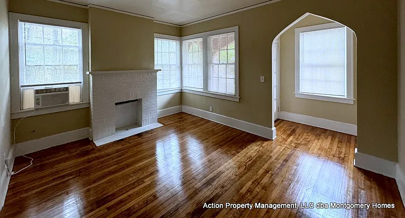 1716 Winona Avenue — Photo 2