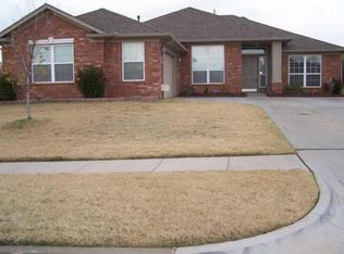 2005 SE 6th St, Moore, OK 73160