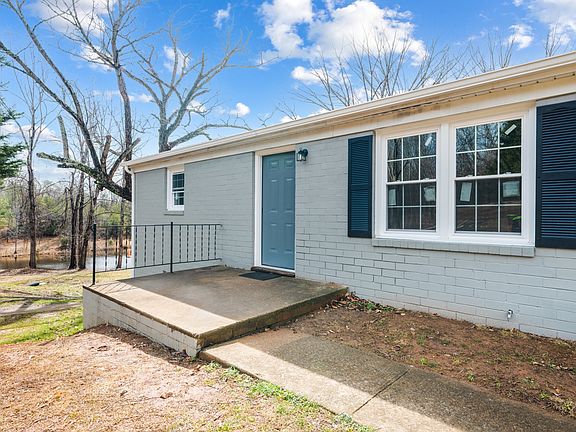 5th image of 240 Newcomb Dr