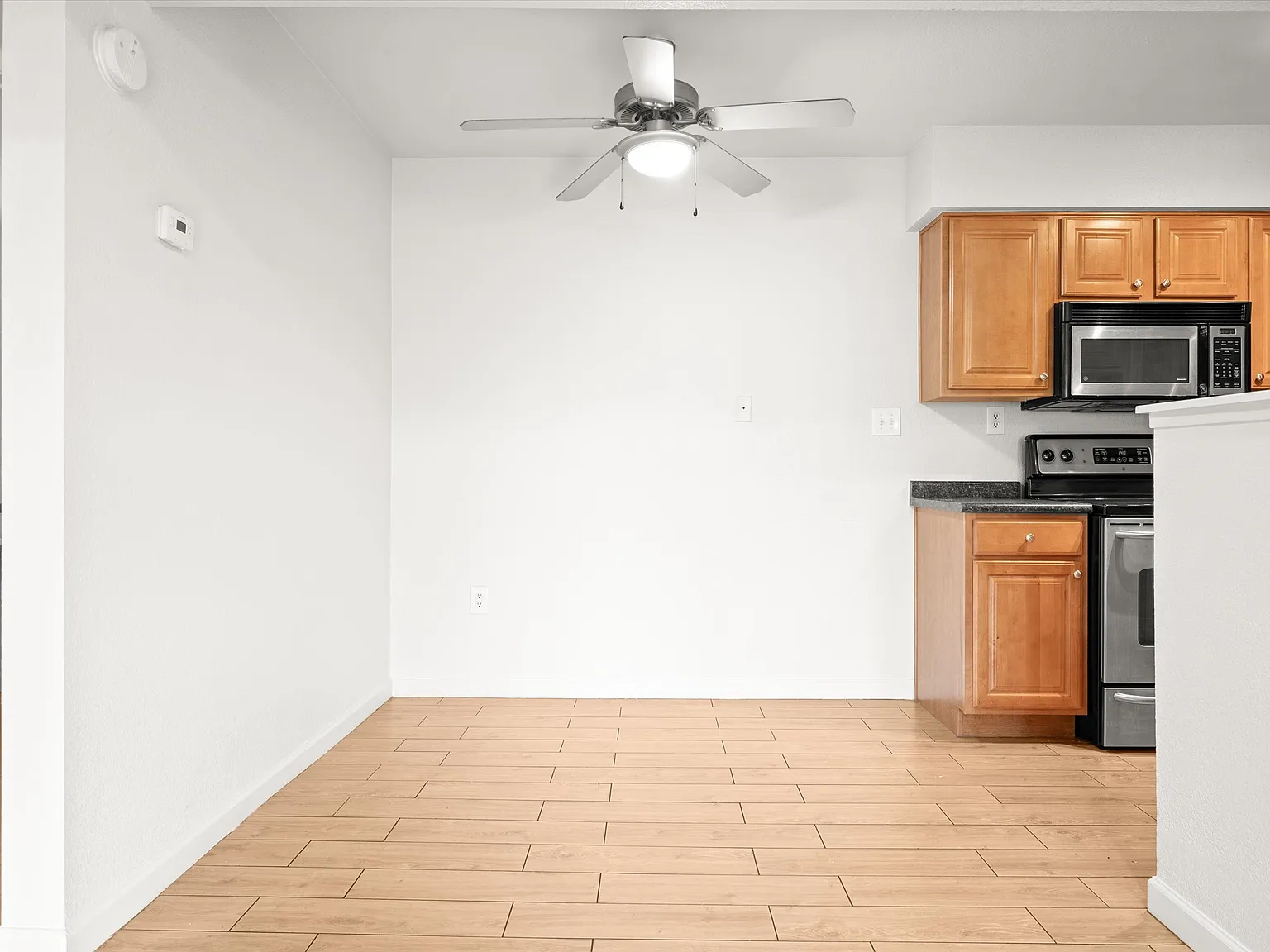 5877 N Granite Reef Rd — Photo 3