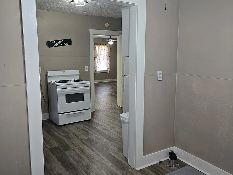 813 S Rogers St — Photo 17
