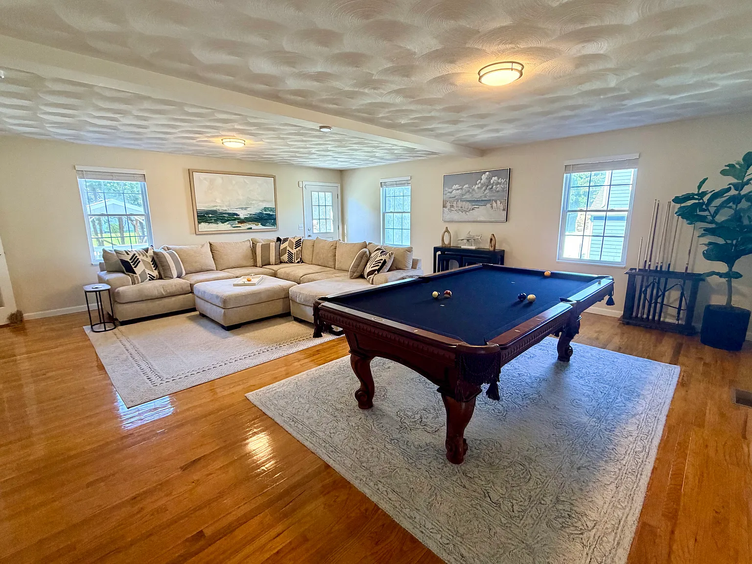 4 bed, 2.5 bath, 3626 sqft, $6,500 — Photo 4