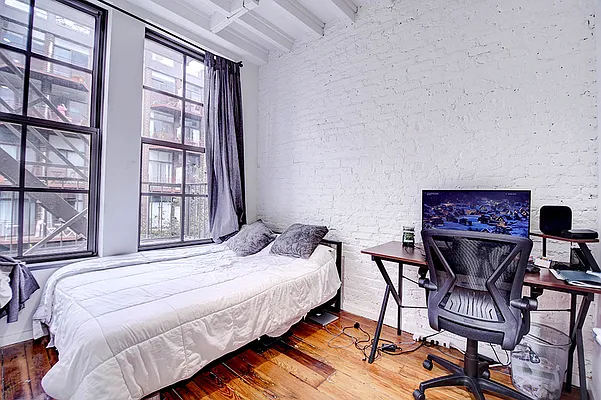 Rented by Urbane Brokerage | media 22