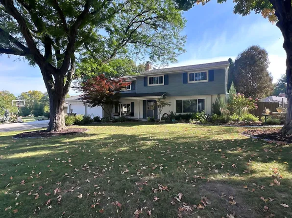 1053 Ernst Dr, Green Bay, WI 54304
