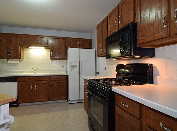 5th image of 1608 Pennsbury Ct APT B2