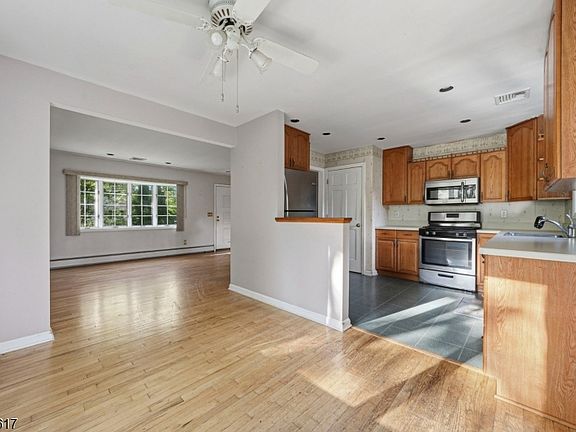 4th image of 111 Deerfield Rd