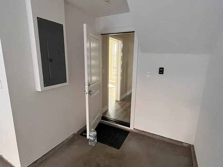 1709 Hazelnut Ln — Photo 63
