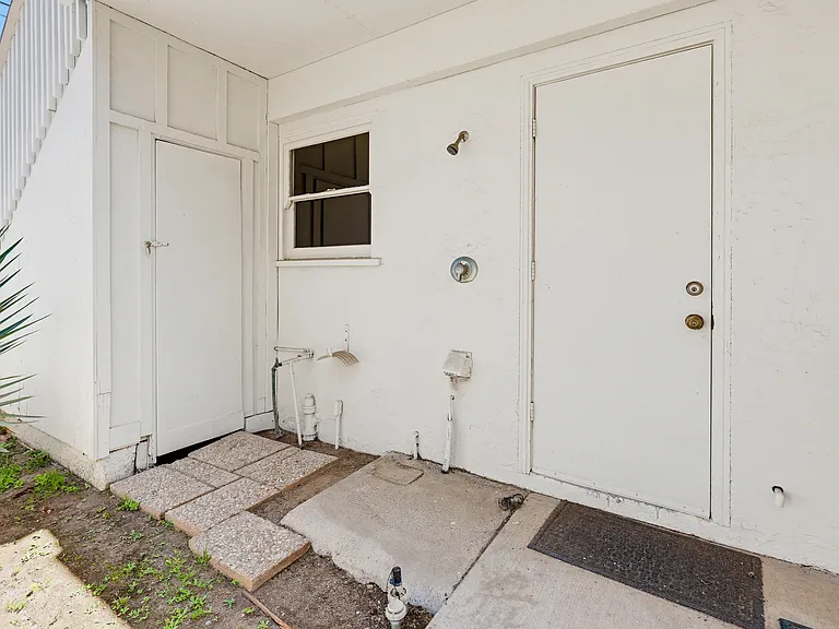 3733 Riviera Dr — Photo 9