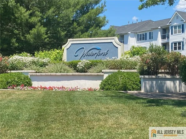 224 Waterford Dr, Edison, NJ 08817