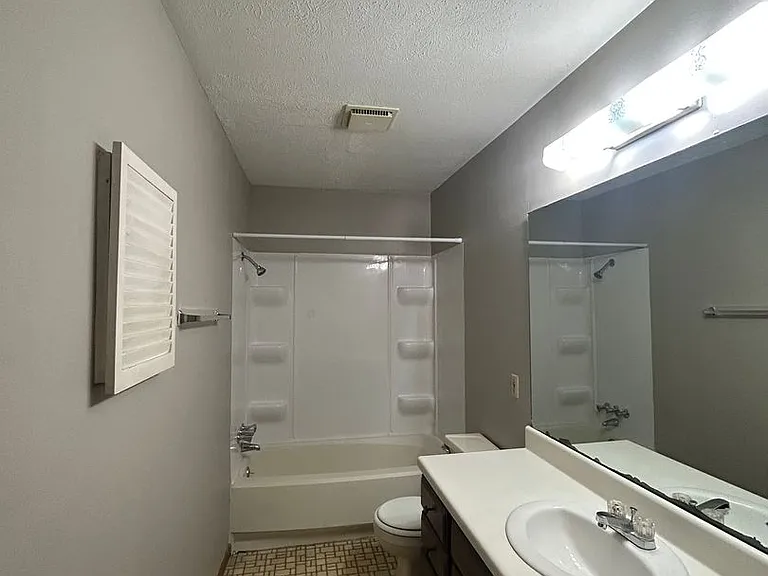 60 Ironwood Court — Photo 11