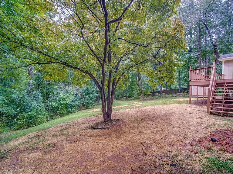 311 Mariner Cir — Photo 31