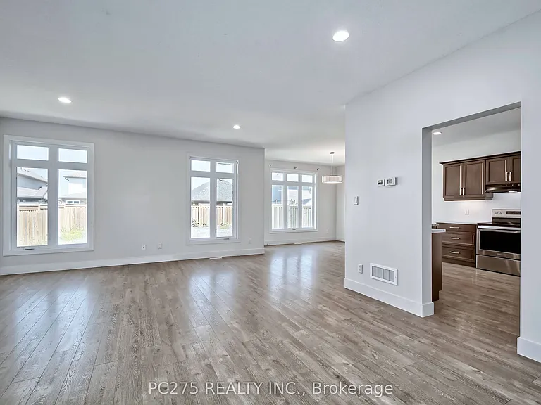 31 Ashberry Pl — Photo 8