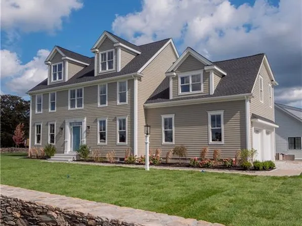 211 Morrison Ave, Middletown, RI 02842