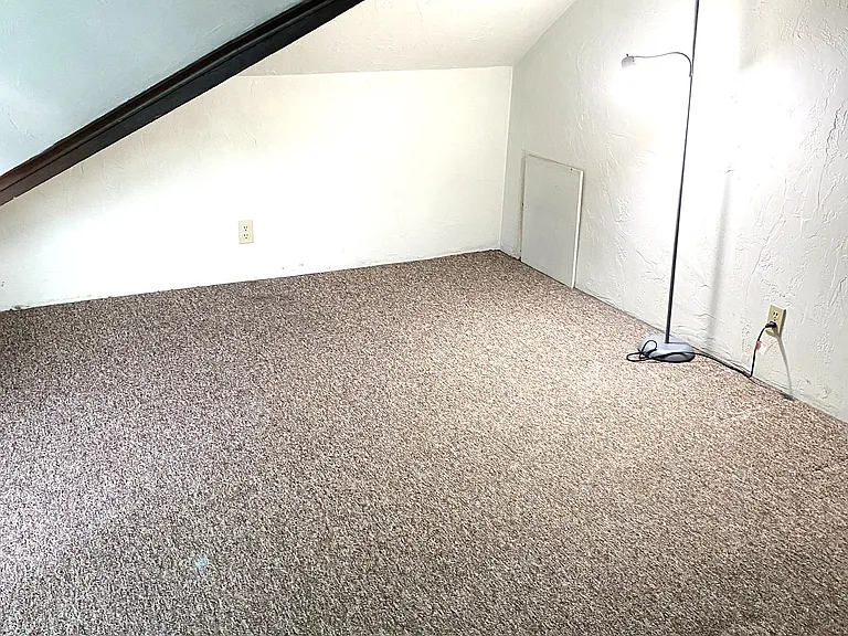 257 W 8th St #5 — Photo 10