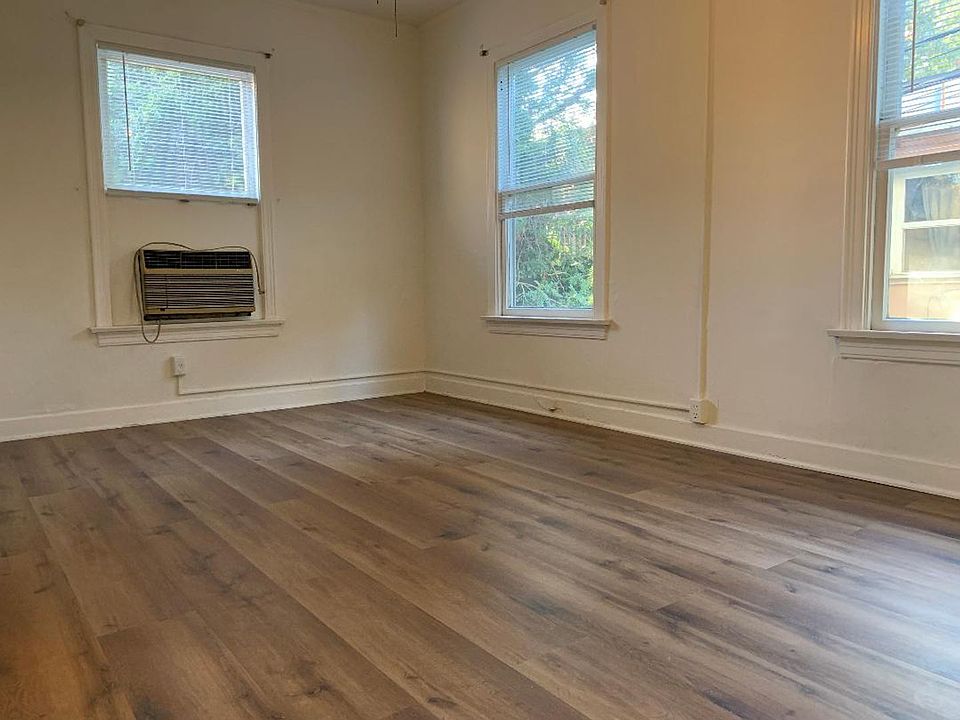 1st image of 1819 N Kingsley Dr #211