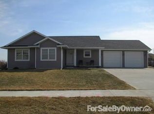 204 Quail Dr, Hudson, IA 50643
