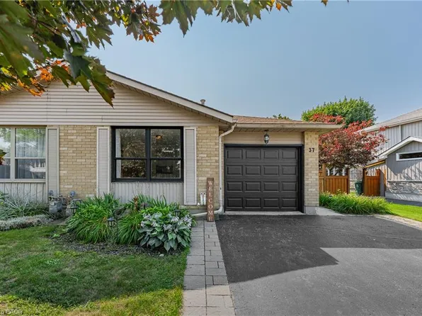 37 Sandalwood Dr, Cambridge, ON N1P 1A9