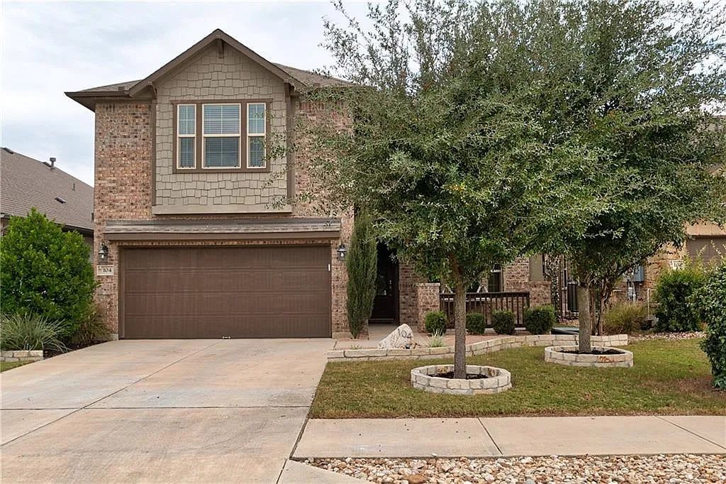 4 bed, 2.5 bath, 2522 sqft, $2,600 — Photo 2