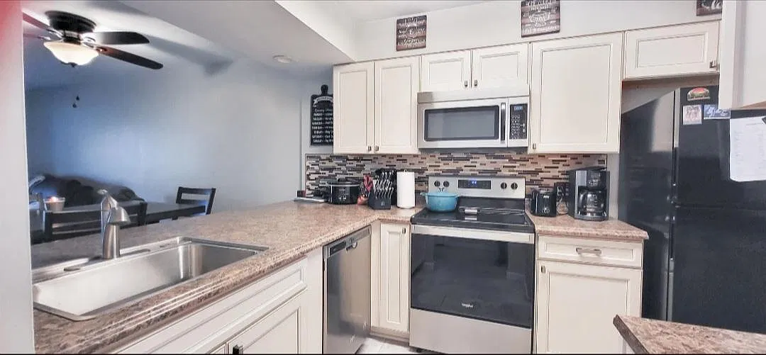 2 bed, 1.5 bath, 1200 sqft, $1,550 — Photo 1