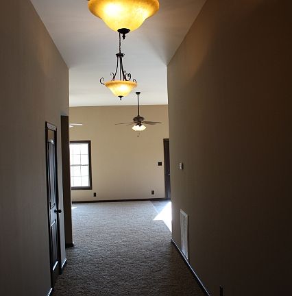 3rd image of 1847 Camelot Dr