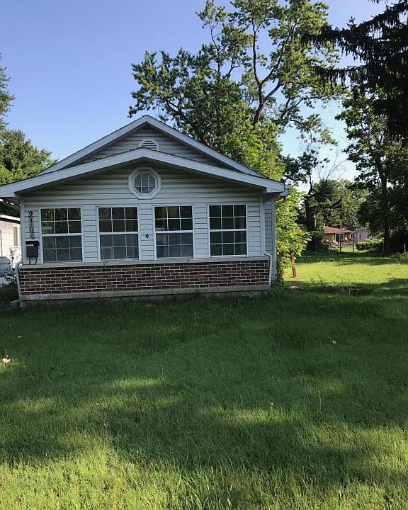 1st image of 2164 Lamont Ave