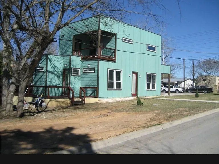 819 Chihuahua St — Photo 1