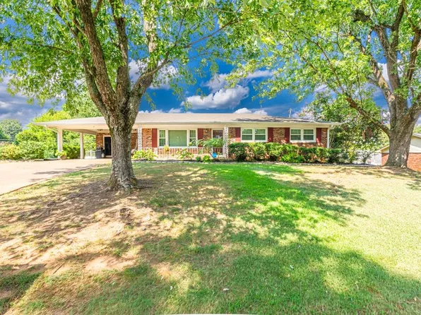 321 W Lakeside Dr, Florence, AL 35630