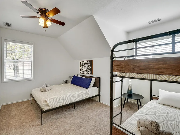 1201 Melissa Dr — Photo 32