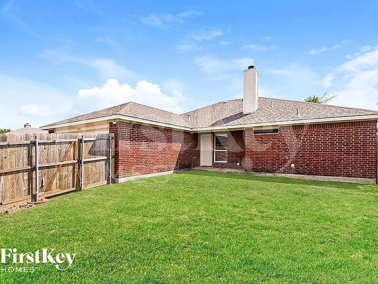 1731 Reynolds St — Photo 15