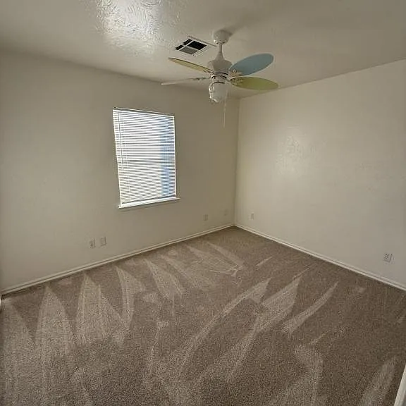 1102 N Lee St — Photo 13