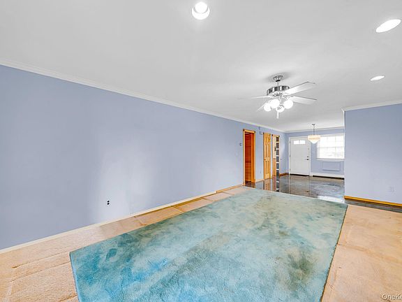 5th image of 11 Springwood Drive