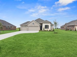 511 Cane Crossing Lake Dr, Sealy, TX 77474