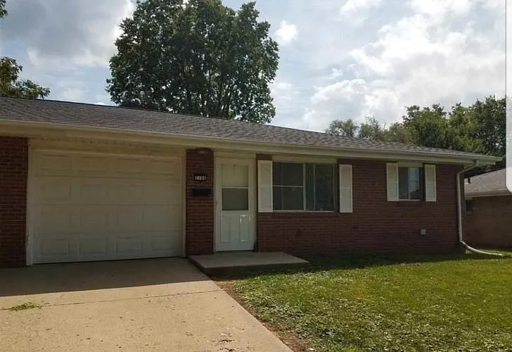 2 bed, 910 sqft, $1,350 — Photo 1