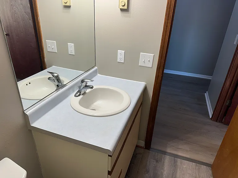 2718 Alder Creek Dr S #3 — Photo 4