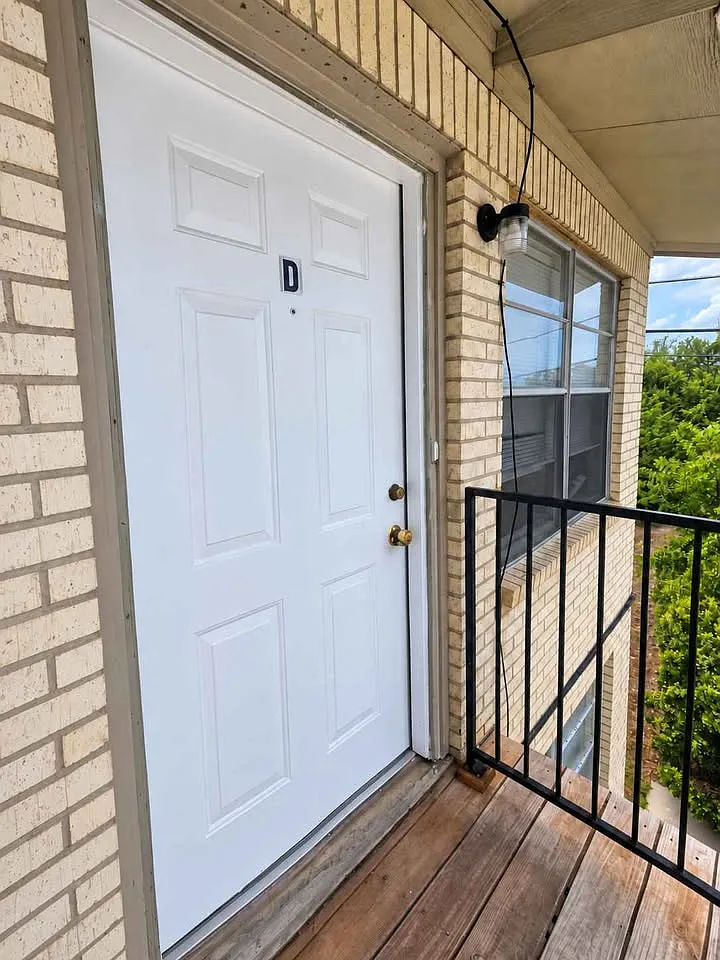 2 bed, 750 sqft, $775 — Photo 1
