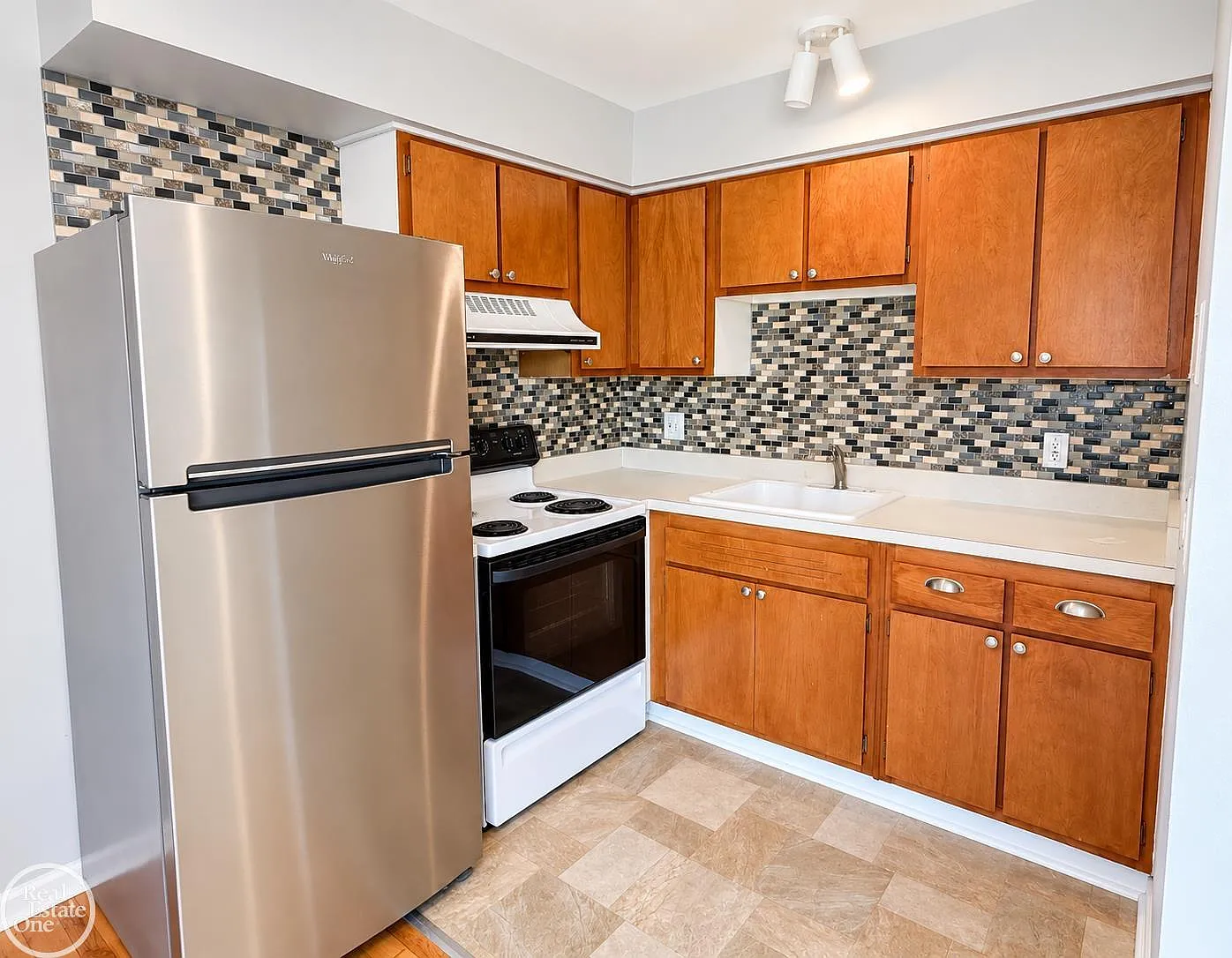 1 bed, 1.0 bath, 589 sqft, $1,200 — Photo 3
