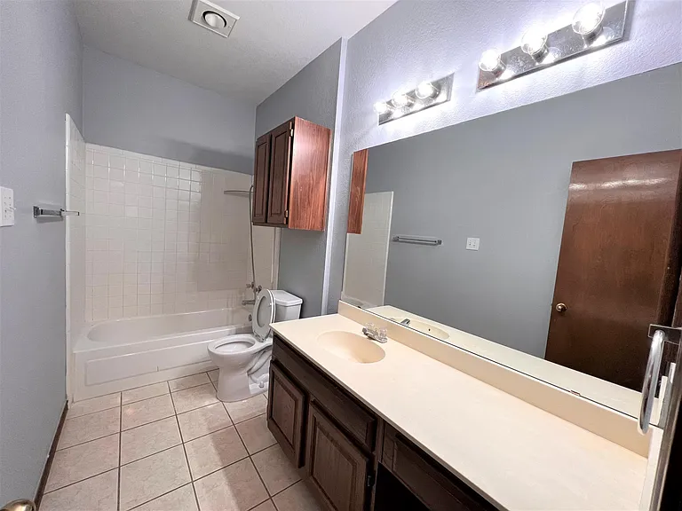 738 Ridgemont Dr — Photo 15