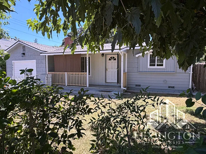 1957 Wright St — Photo 2