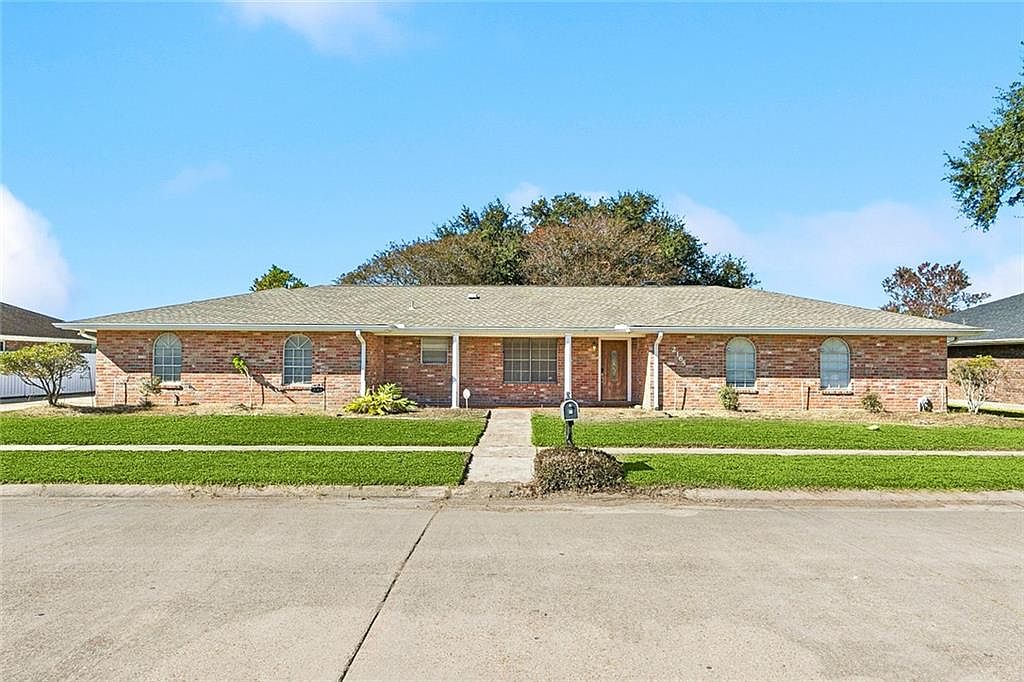 2165 Colonial Dr