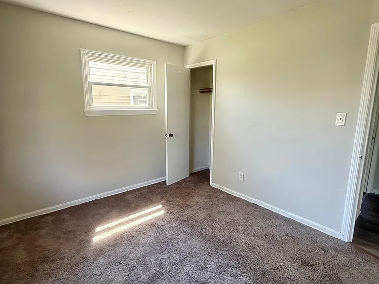 4816 E 173rd St — Photo 9