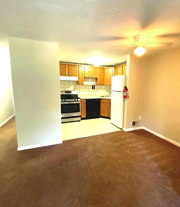 2nd image of 7 Brighton Village Dr