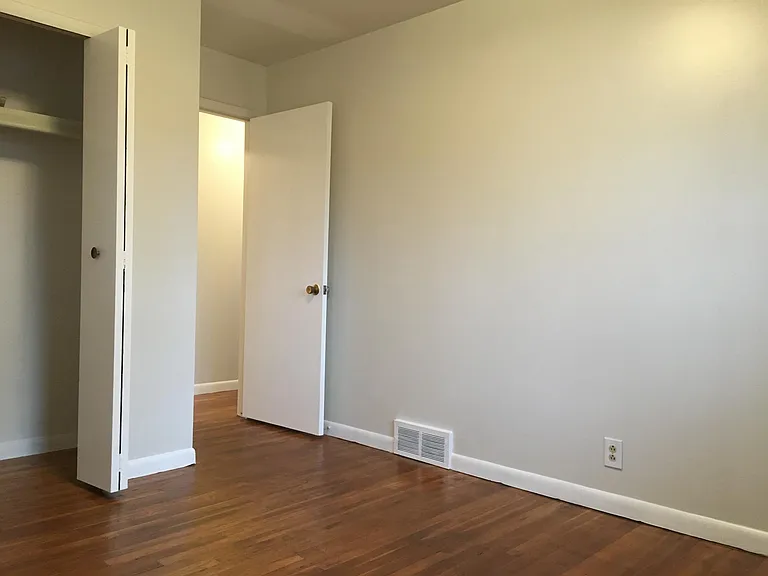 5260 Daniels Dr — Photo 20