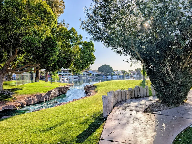 E Sandpiper Dr — Photo 18
