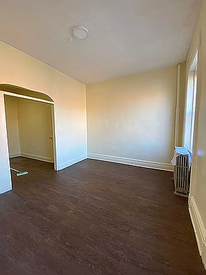 2nd image of 430 Halsey St #12