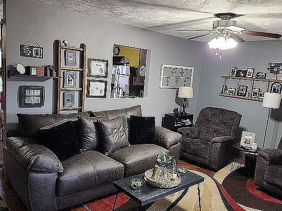 4th image of 704 Fairfield Rd