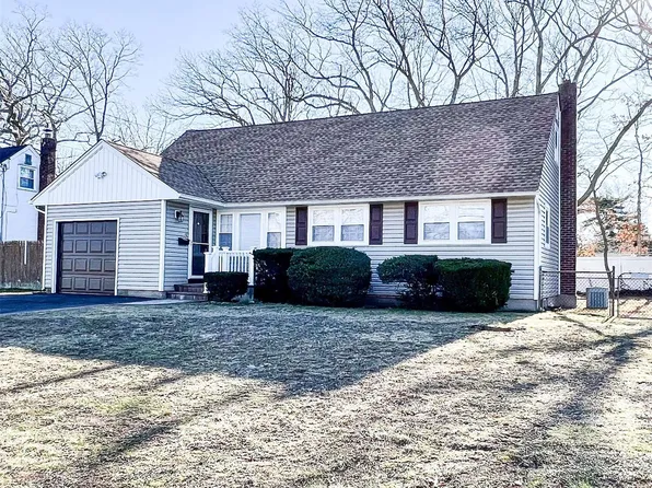 64 Magro Drive, North Babylon, NY 11703