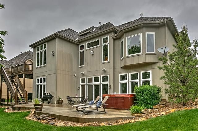 1st image of 8118 Forest Park Dr