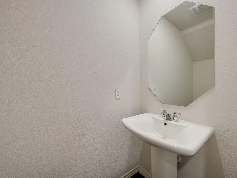 317 Sage St — Photo 13